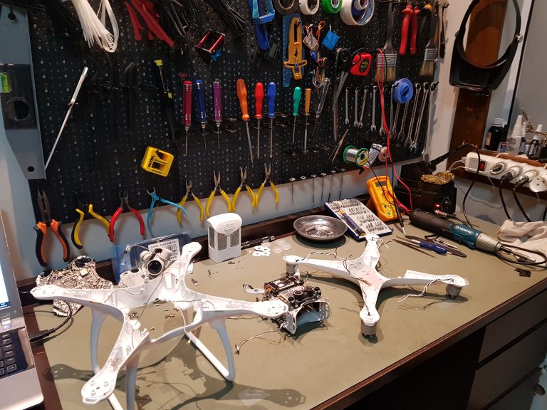 Troca dos Motores do Drone DJI Phantom 4 após o erro mais clássico dos pilotos